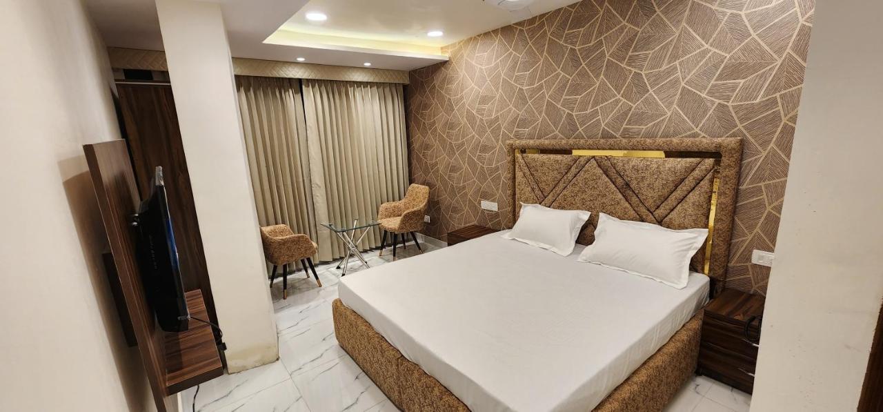 Ovel Hotel Ludhiana Exterior foto